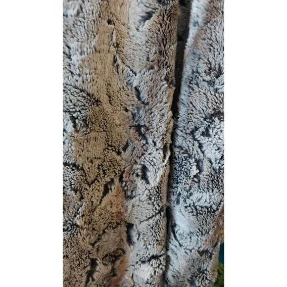 WD NY Faux Fur Vest Women Size Large Open Front Cream, Brwn and Gray - Picture 6 of 9